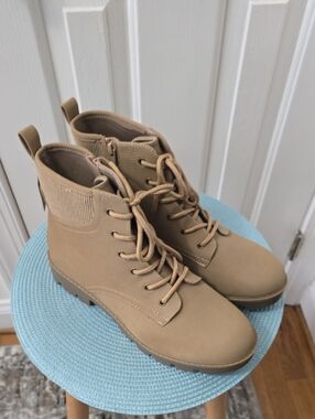 ST. JOHN'S BAY BRAND WOMEN'S TAN CHUNKY HEELED SHORT MOTO "WORK BOOT" BOOTS 11